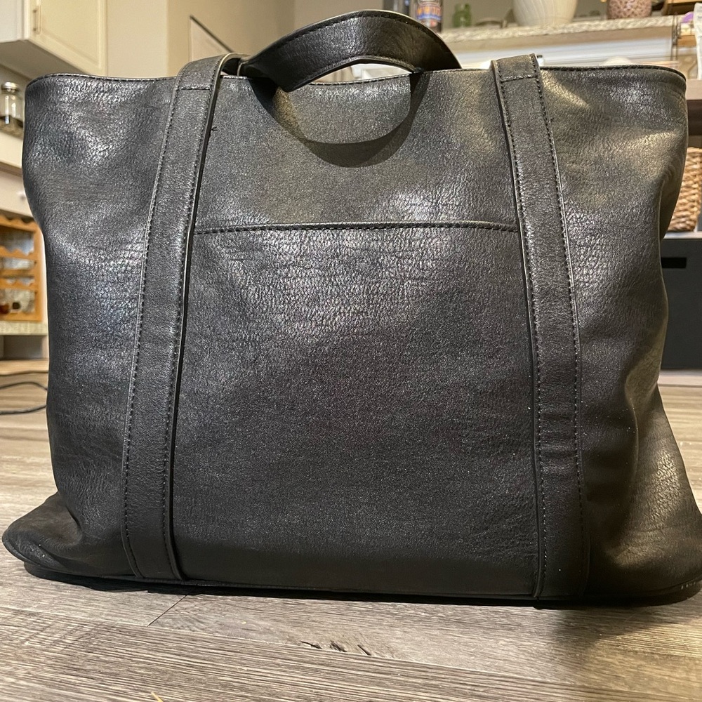 EUC - Antik Kraft Large Black Aria tote with Gold Hardware - Vegan Leather